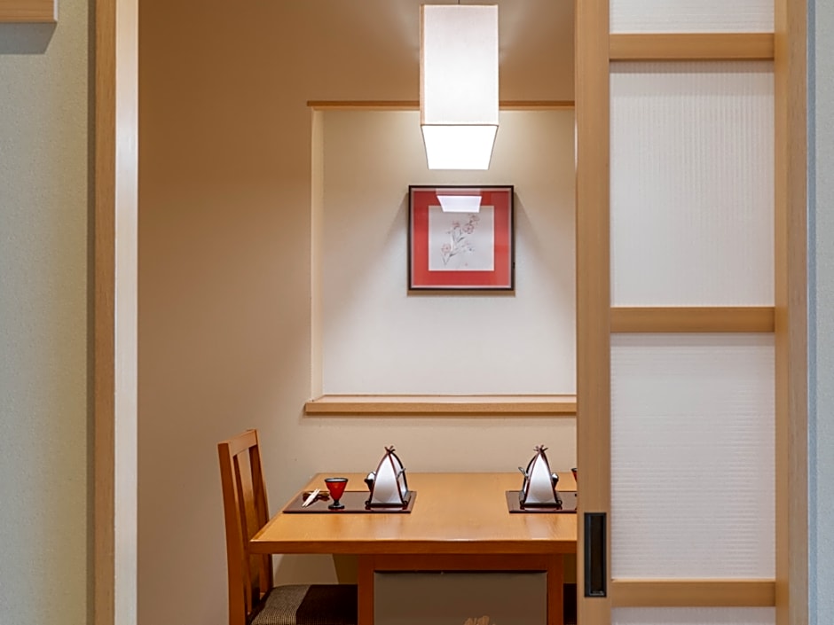 Omuro no mori Gyokusui - 13 years or older