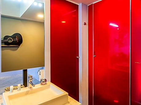 Junior suite with a king-size bed and a sofa bed for two persons