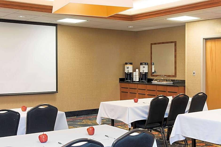 Hampton Inn By Hilton Columbus/Taylorsville/Edinburgh