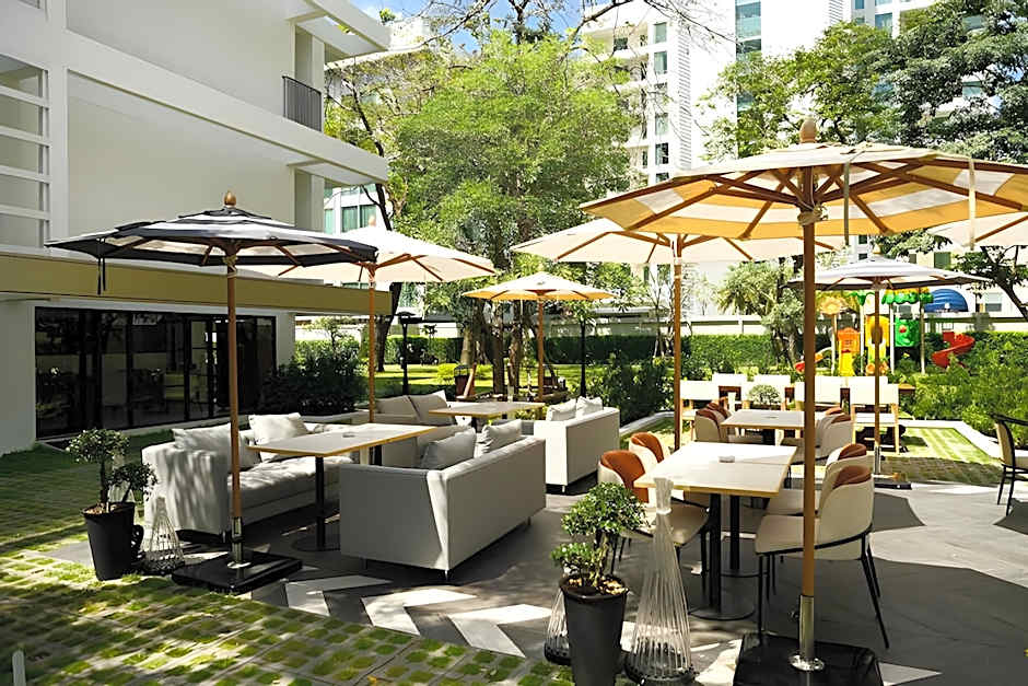 Floral Court Hotel & Residence Sukhumvit 13