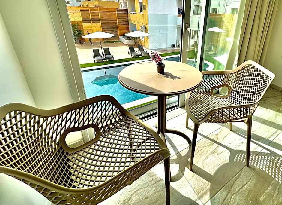 Sun Plaza Suites - Adults Only