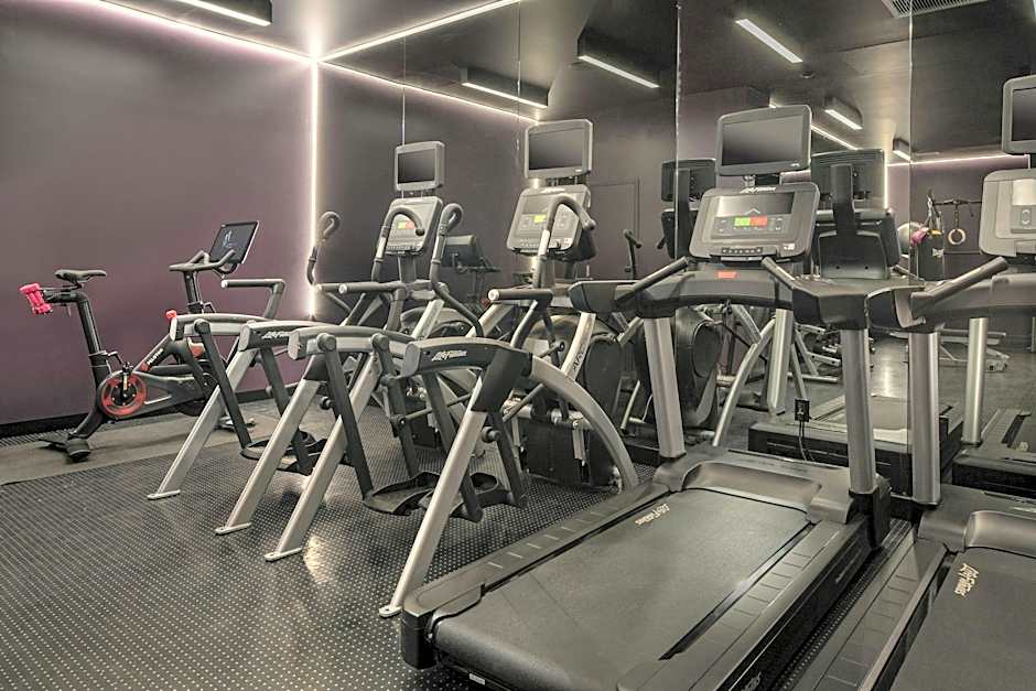 Moxy Oakland Uptown