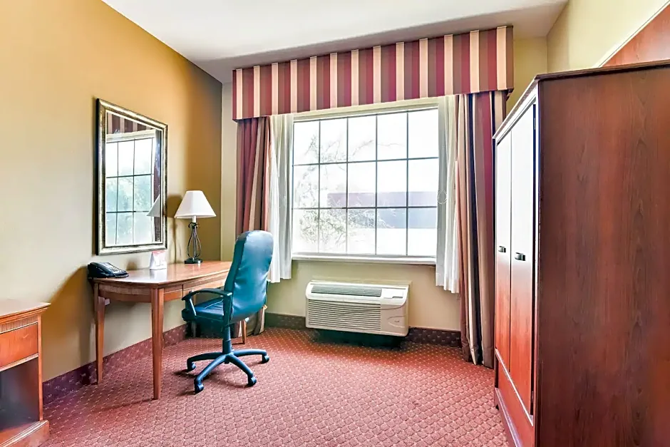 OYO Townhouse Oklahoma City Airport