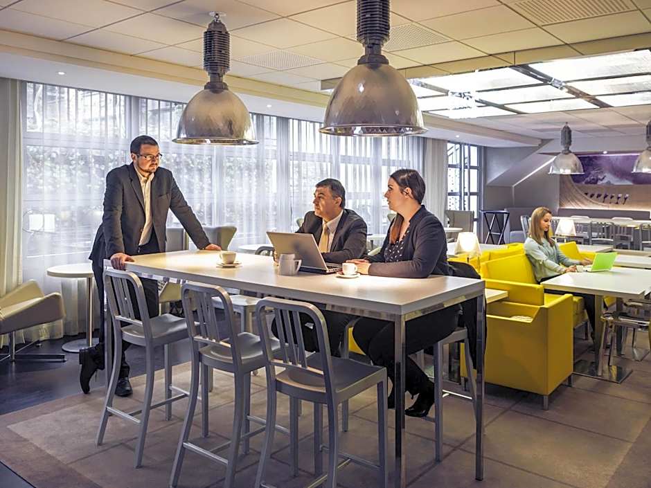 Mercure Paris Massy Gare TGV