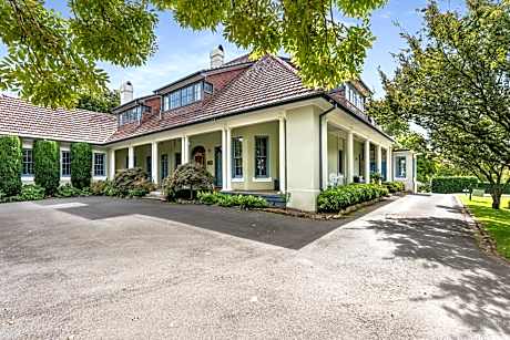 Peppers Manor House