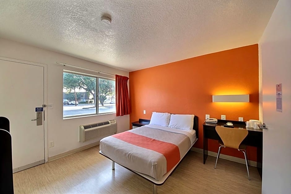 Motel 6-San Marcos, TX