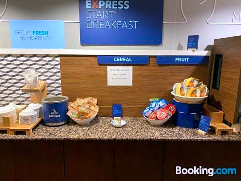 Holiday Inn Express Danbury I-84 By IHG