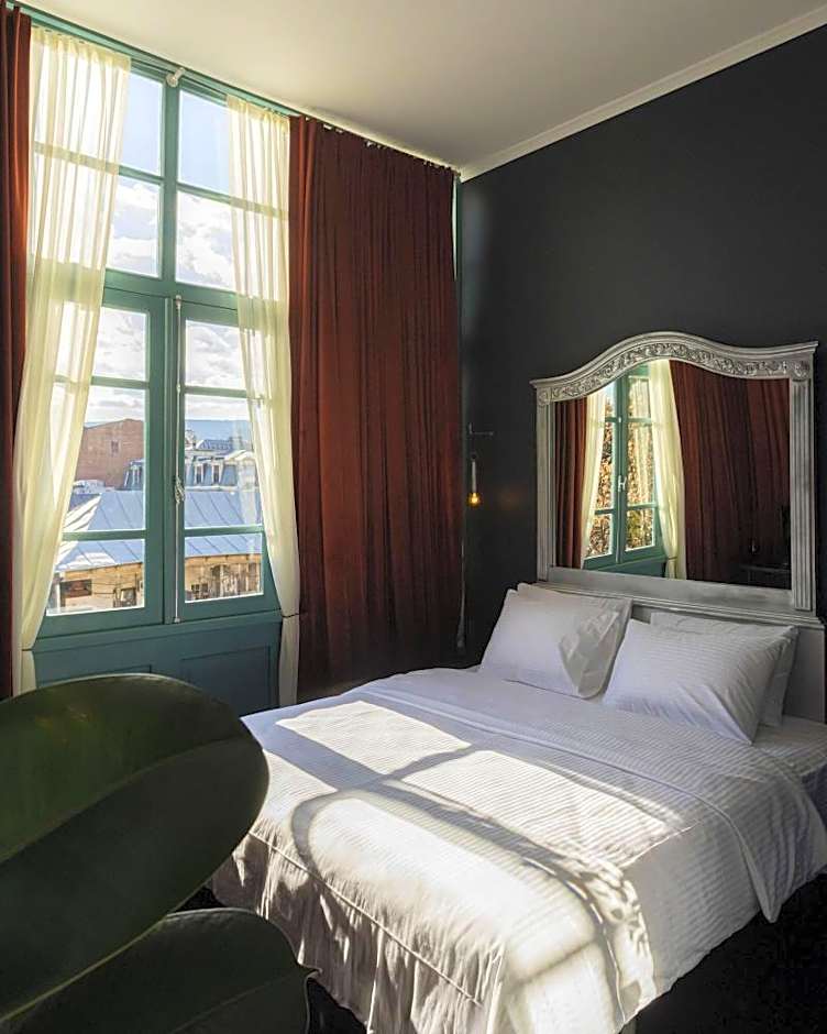 Unfound Door - Design Hotel