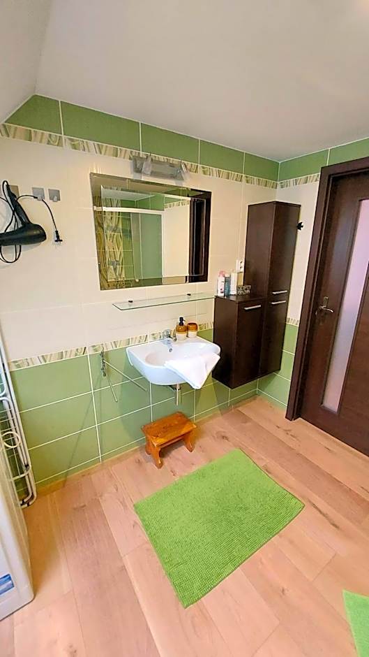 Apartmán Tajov pre 5-6 osôb, privatne parkovanie a terasa
