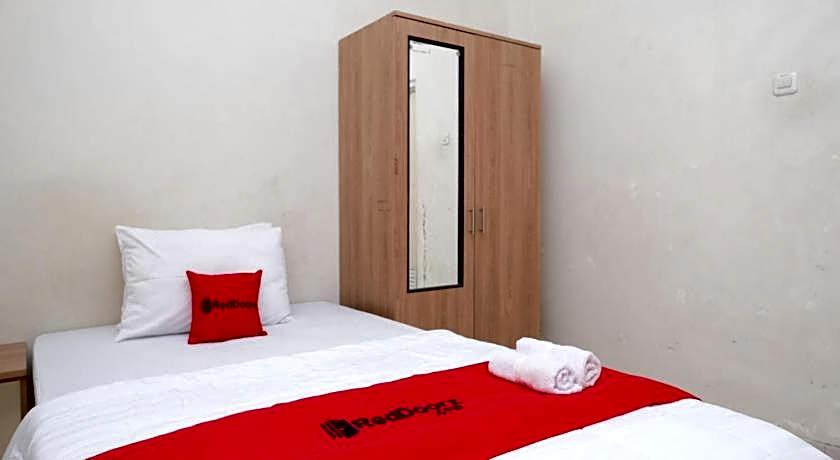 RedDoorz Syariah near Assalaam - UMS