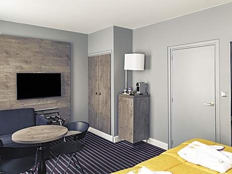 Privilege Room with one king-size bed and one single sofa bed
