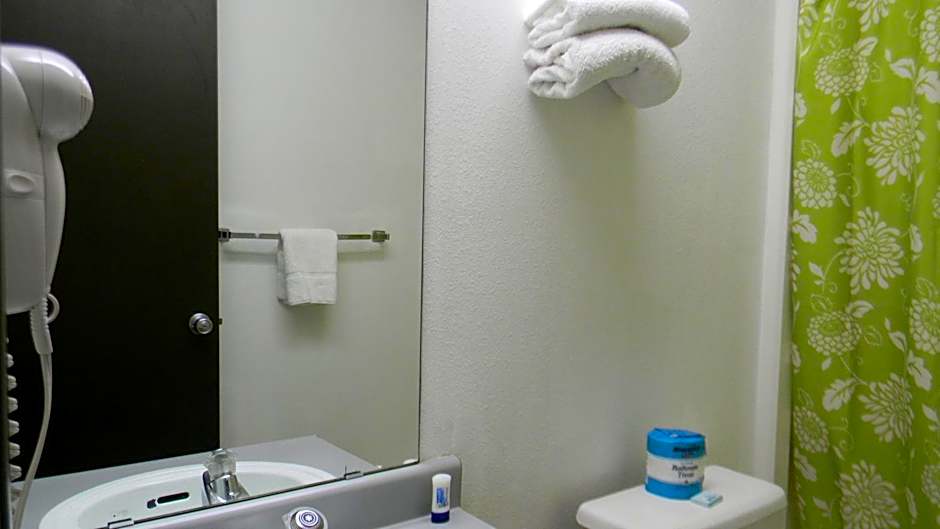Motel West
