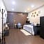 301 Historic building 1Bdrm 1bath AC Rooftop