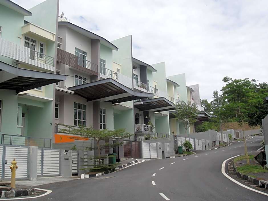 Batu Ferringhi - Shamrock Beach Villas
