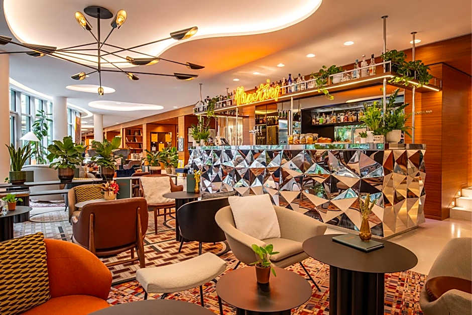 Renaissance by Marriott Paris Republique Hotel