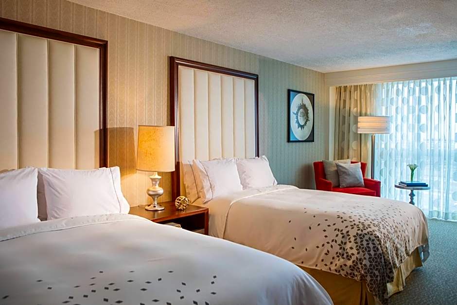 Renaissance by Marriott Newark Airport Hotel