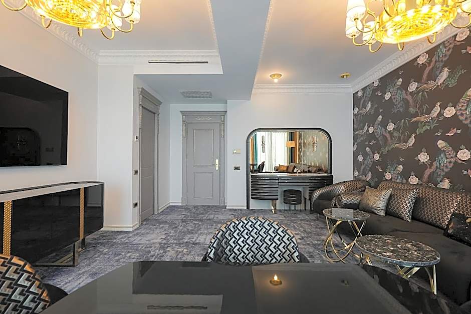 W Regal Boutique Hotel&Spa