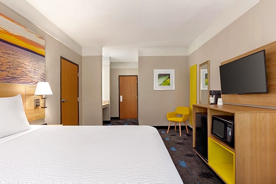Days Inn by Wyndham Kansas City International Airport