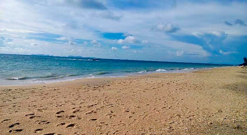 Chill Chill Long Beach Hostel