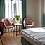 Hotel H12