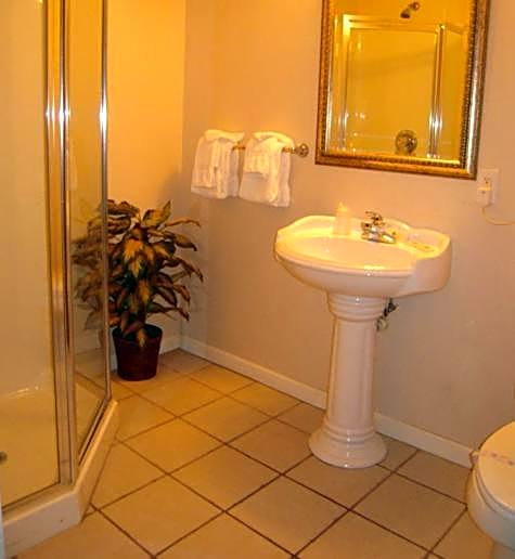 Colonie Inn and Suites