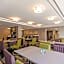 La Quinta Inn & Suites by Wyndham Portland DT/Maine Med