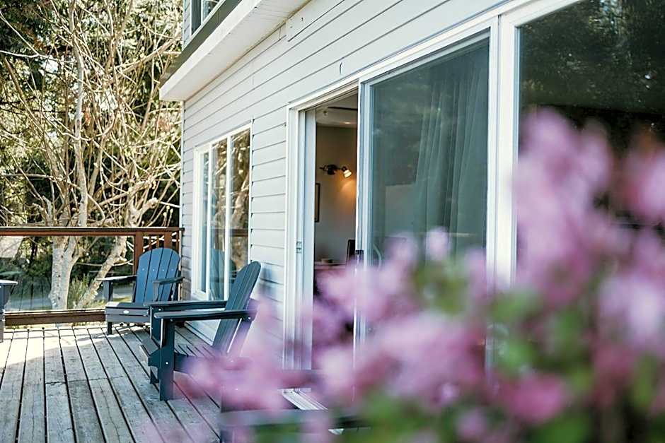 Page's Inn on Silva Bay