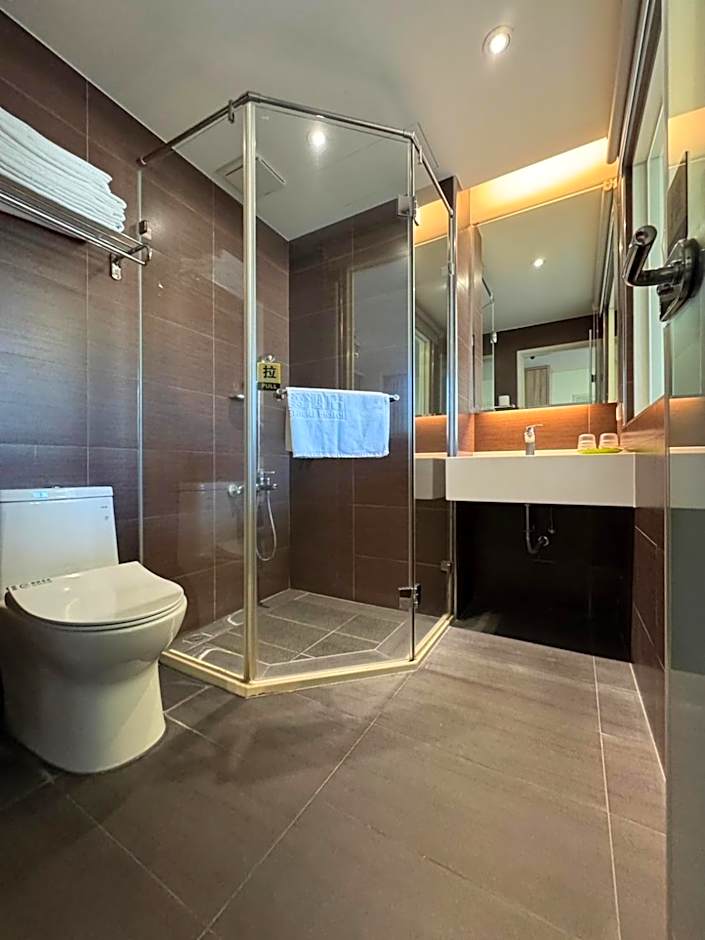 Travel Light Hotel