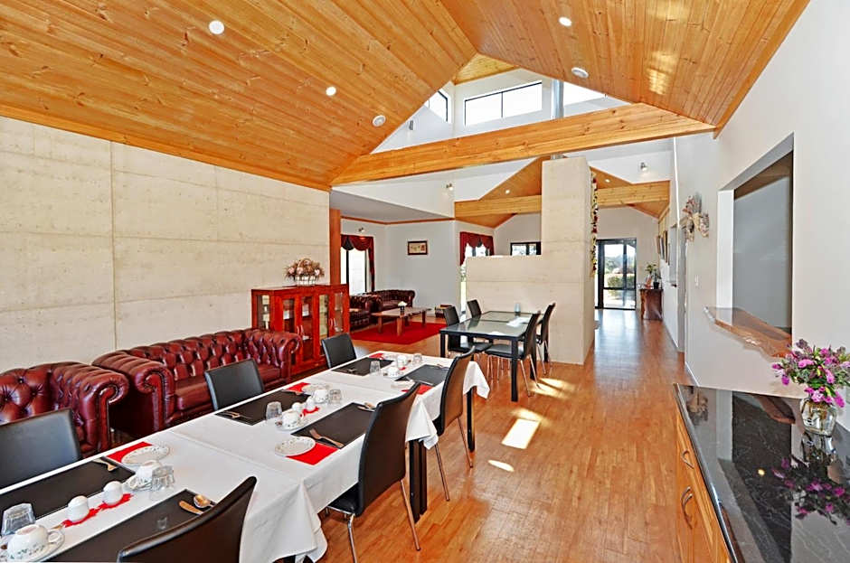 Sensational Heights Bed & Breakfast