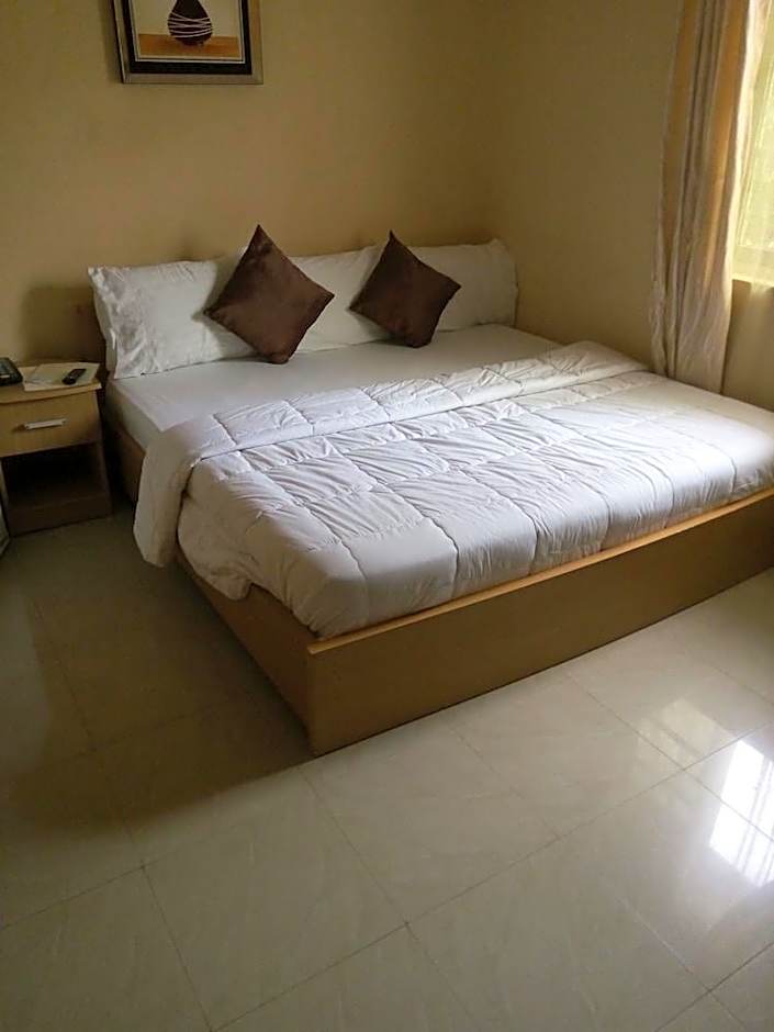 De Lawrence Court & Suites