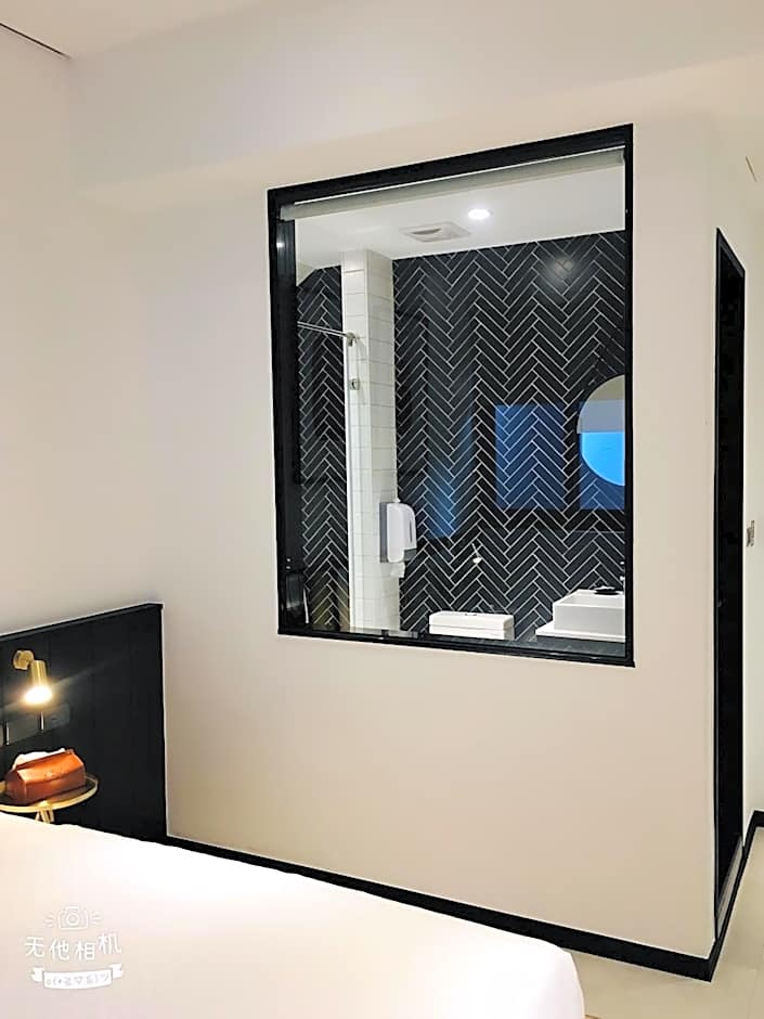 Photo 1 of 4 of Economy Suite, Ground Floor