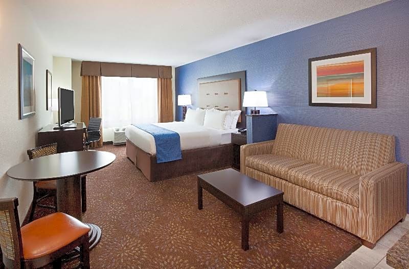 Holiday Inn Express & Suites Davenport North