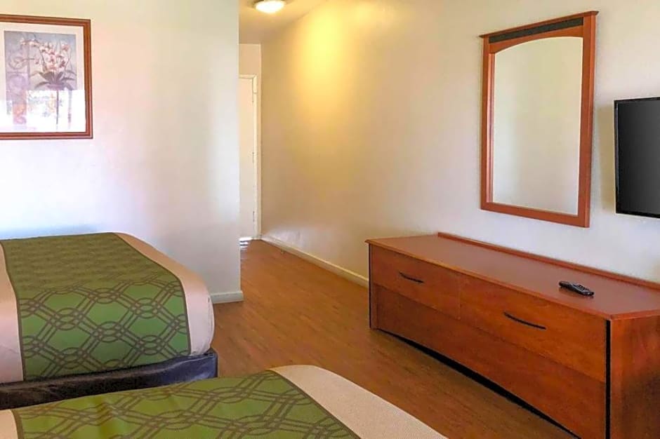 The Garden Inn Oakland Airport