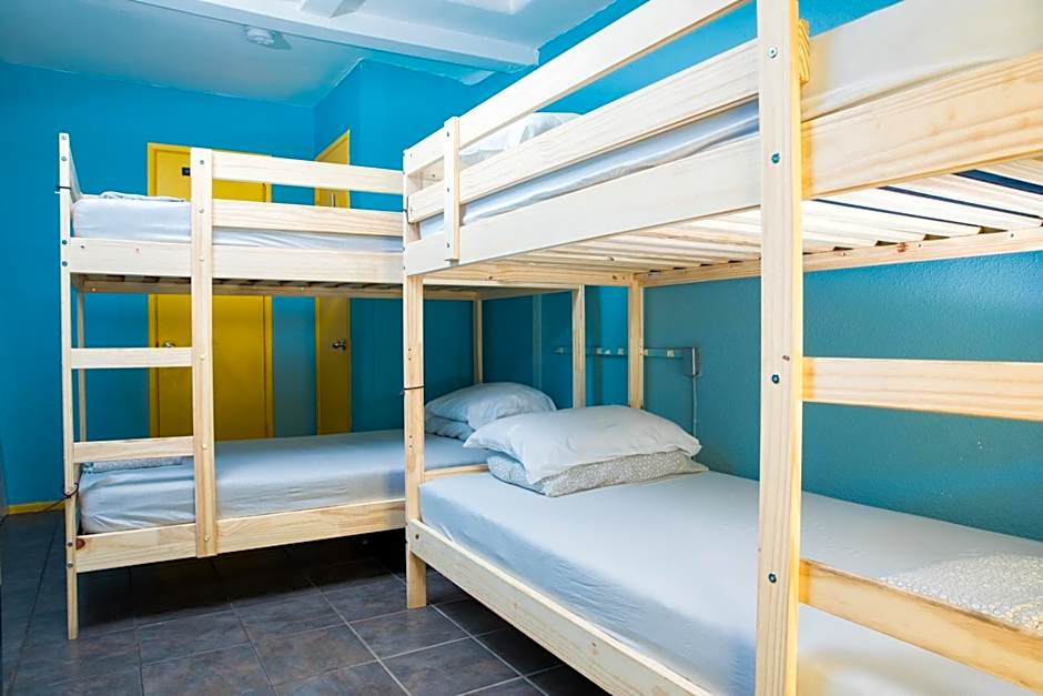 ITH Beach Bungalow Surf Hostel San Diego Adults Only