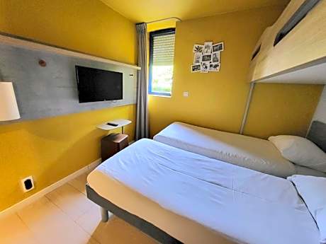 Triple Room with Three Single Beds