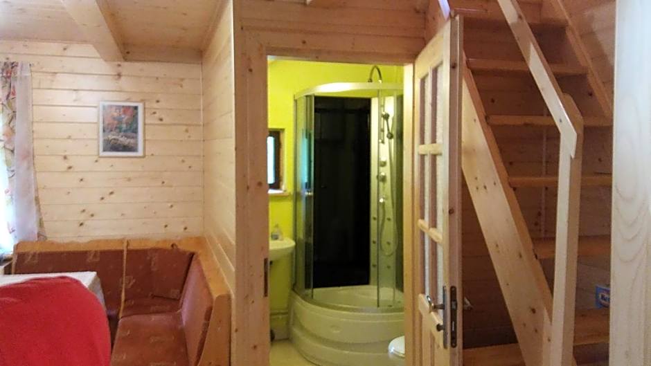 Chatka Nad Strumieniem