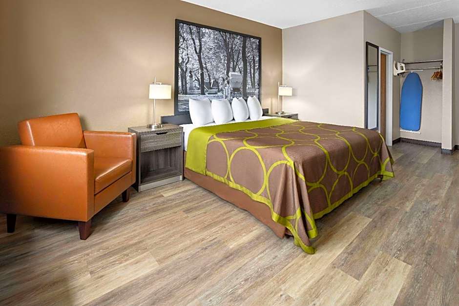 Super 8 by Wyndham Henrietta/Rochester Area