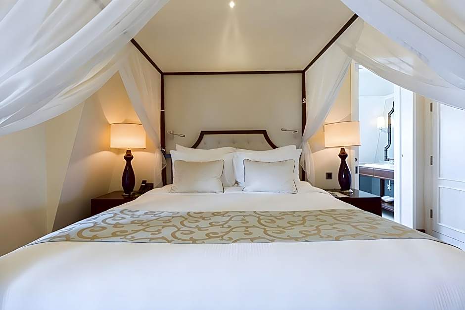 Villa Song Saigon (Saigon River Villa)