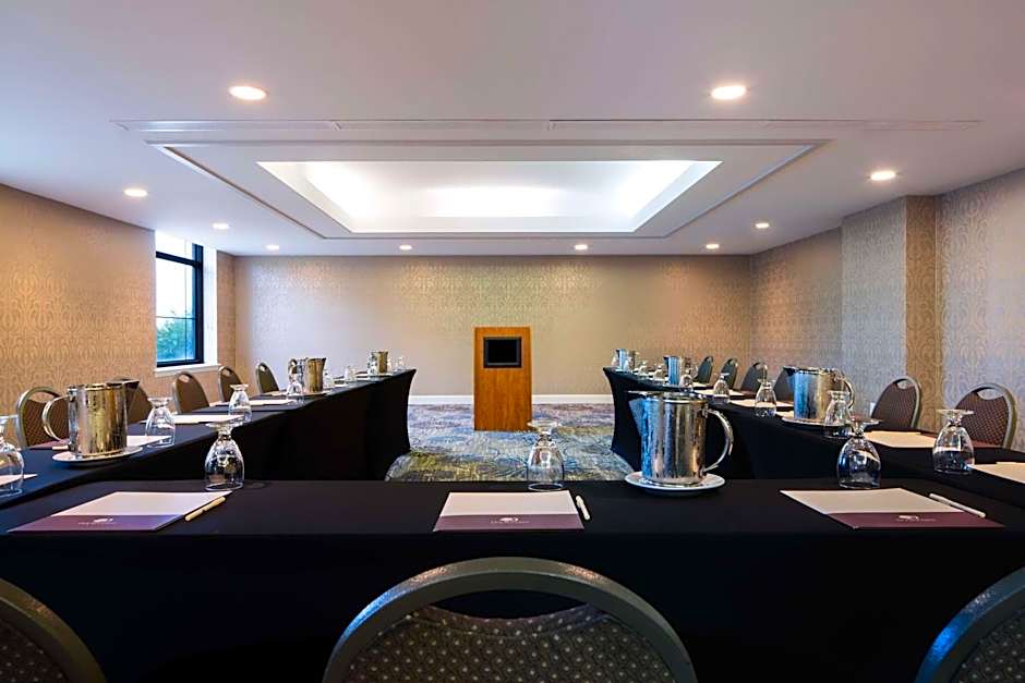 DoubleTree by Hilton Laurel