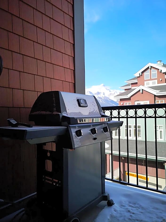 Sweet Condo Canmore GR：）