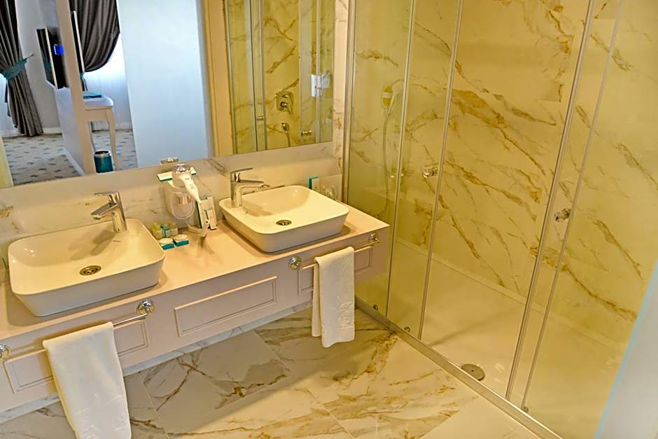 ADEMPİRA TERMAL&SPAHOTEL