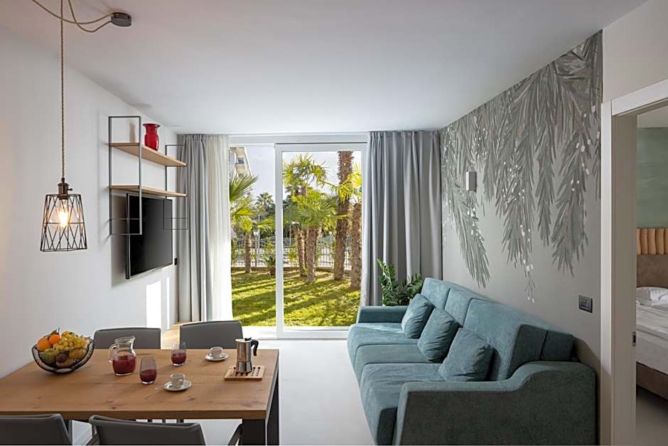 Aris Apartments & Sky Pool - Tonelli Hotels - Adult Friendly