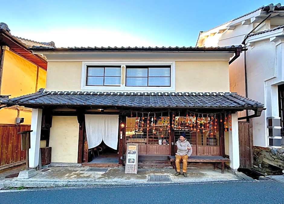 Hostel & Tatami Bar Uchikobare -内子晴れ-