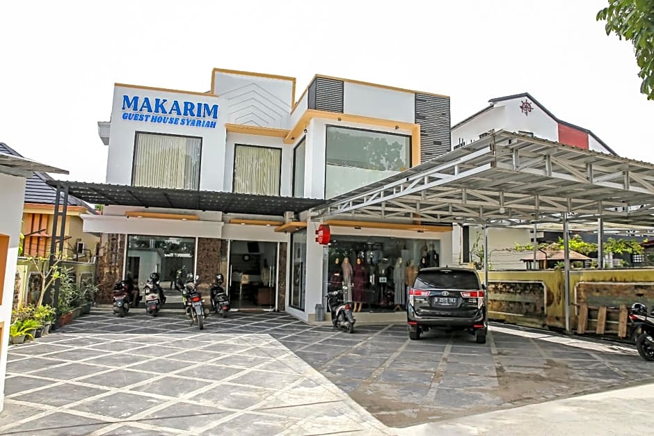 OYO 90221 Makarim Guest House Syariah