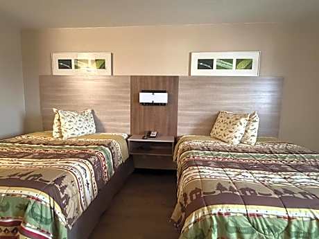 Queen Room with Two Queen Beds - Non-Smoking