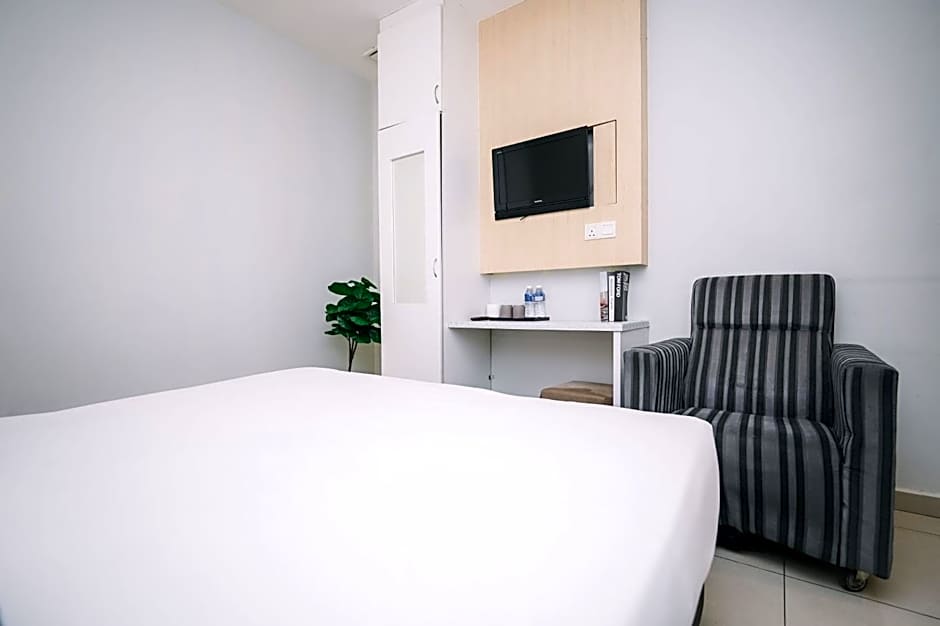 Swing & Pillows - Subang SS15