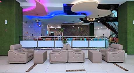 Hotel Holmes Gelang Patah