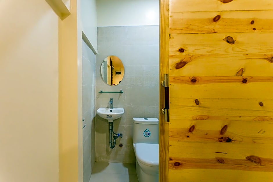 ALONA BEACH SIDE INN