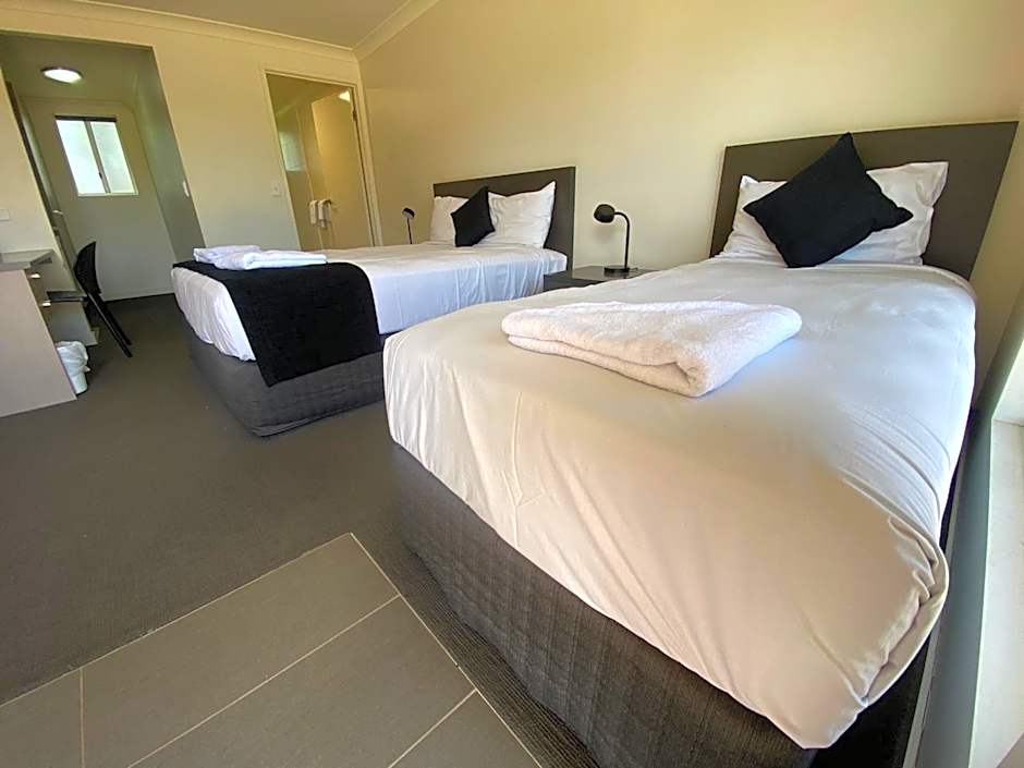 Dooley's Tavern & Motel Springsure
