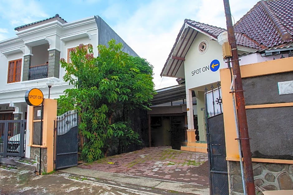 SPOT ON 2697 Homy House